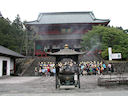 Rinnoji-Tempel mit Schulklasse