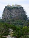 Der Mount Popa, die Heimat der Nats