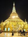 Die Shwedagon-Pagode bei Nacht
